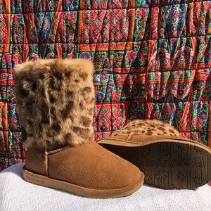 Never worn leopard fur Bearpaw winter boots